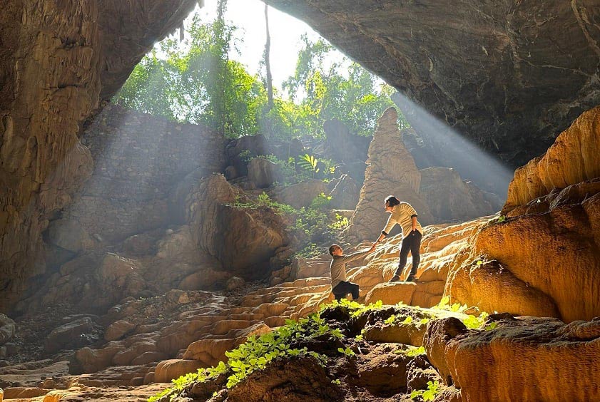 Nguom Ngao Cave vietnam